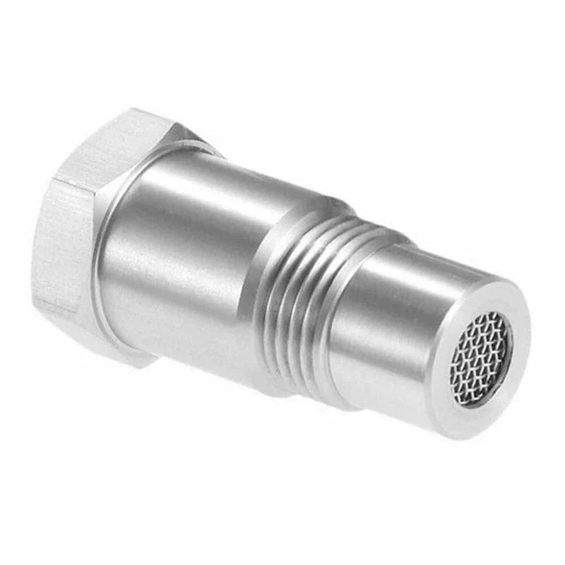 O2 sensor spacer eliminator with silver threaded body and circular mesh filter tip