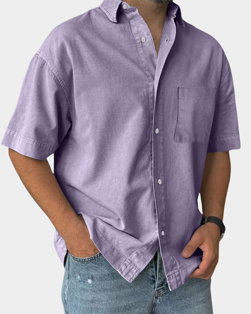 Relaxed structured leisure shirt in lavender, short-sleeve button-up with chest pocket