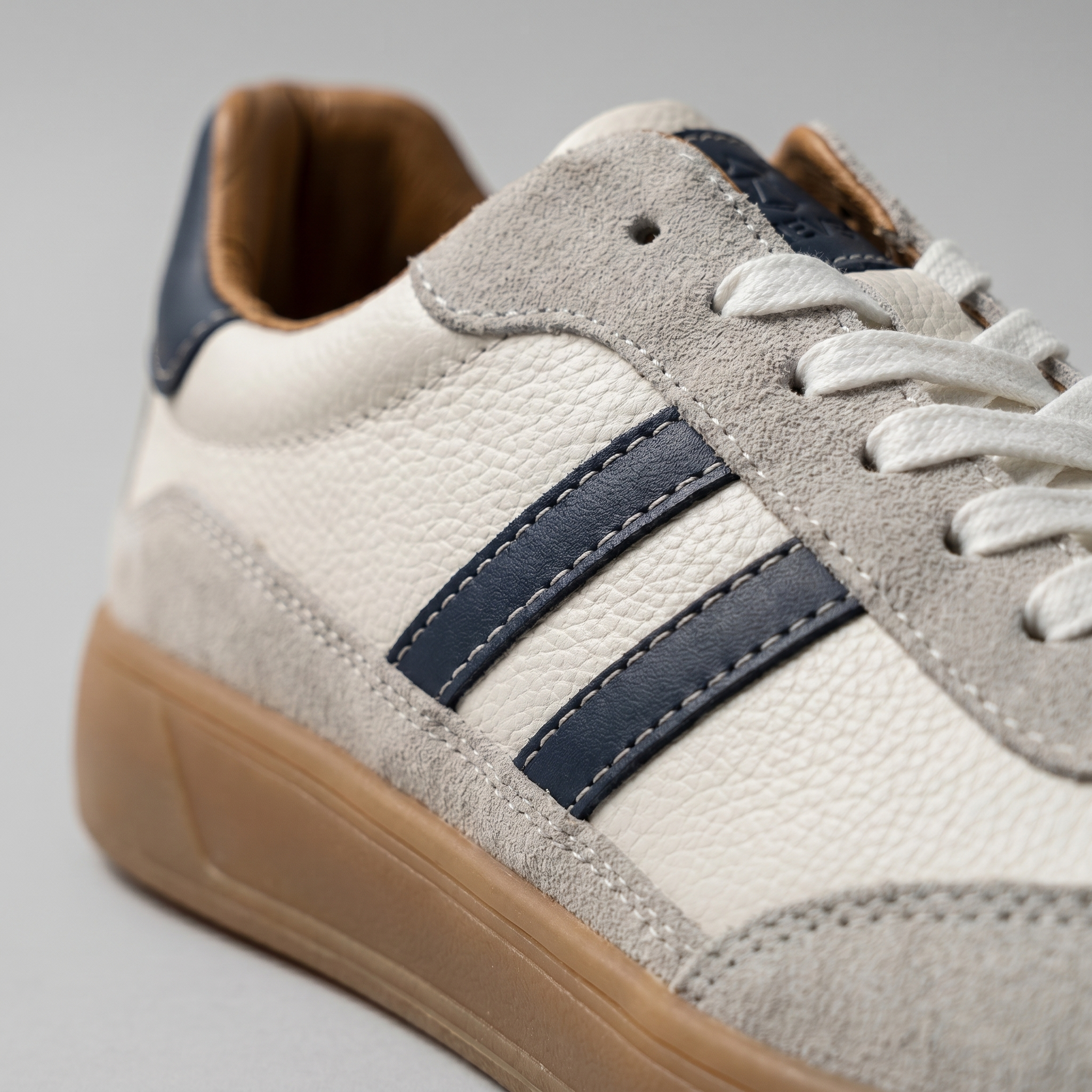 Men's Retro Lace-Up Sneakers