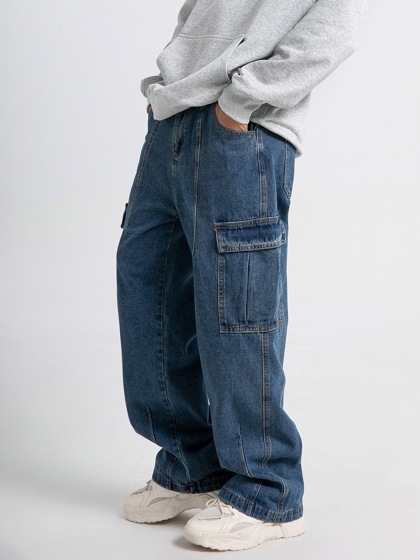 Comfort stretch cargo pants, worn front view