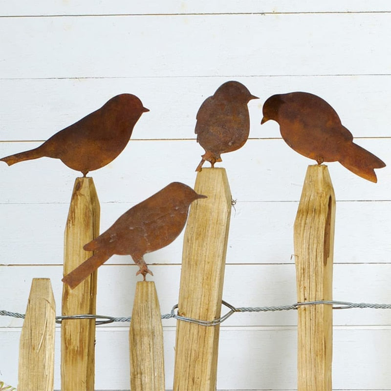 Rustic Metal Bird Fence Decor Set