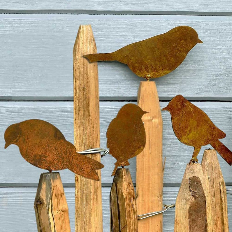 Rustic Metal Bird Fence Decor Set