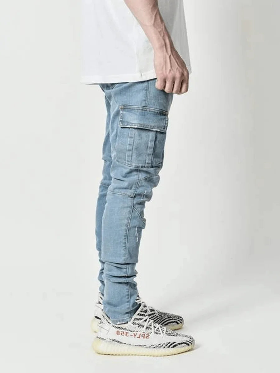 Tapered slim cargo pants, close-up detail