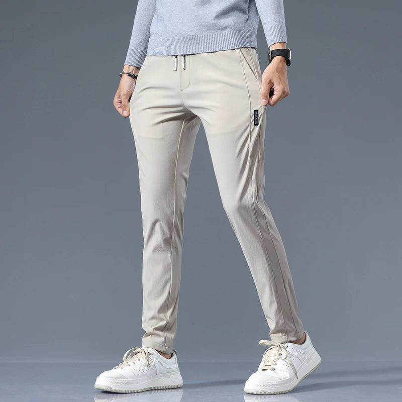 Slim fit cotton trousers, close-up detail